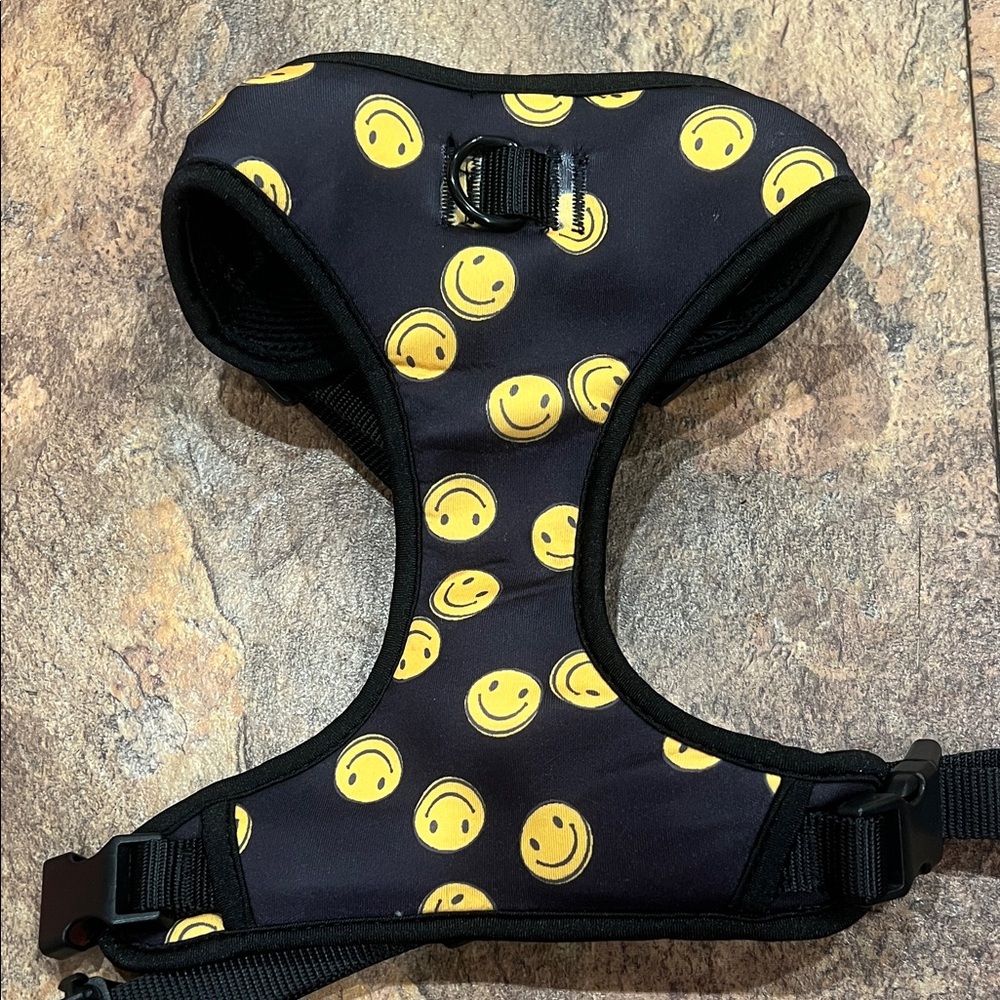 Top Paw Black Harness with Yellow Smiley Design